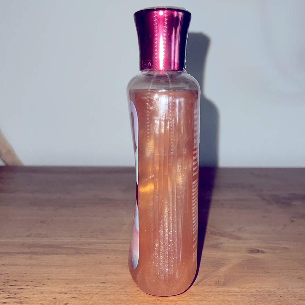 Paris Amour Bubble Bath by Bath & Body Works - Picture 4 of 9